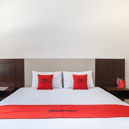 Reddoorz Plus Near Mall Roxy Banyuwangi Banyuwangi  Εξωτερικό φωτογραφία