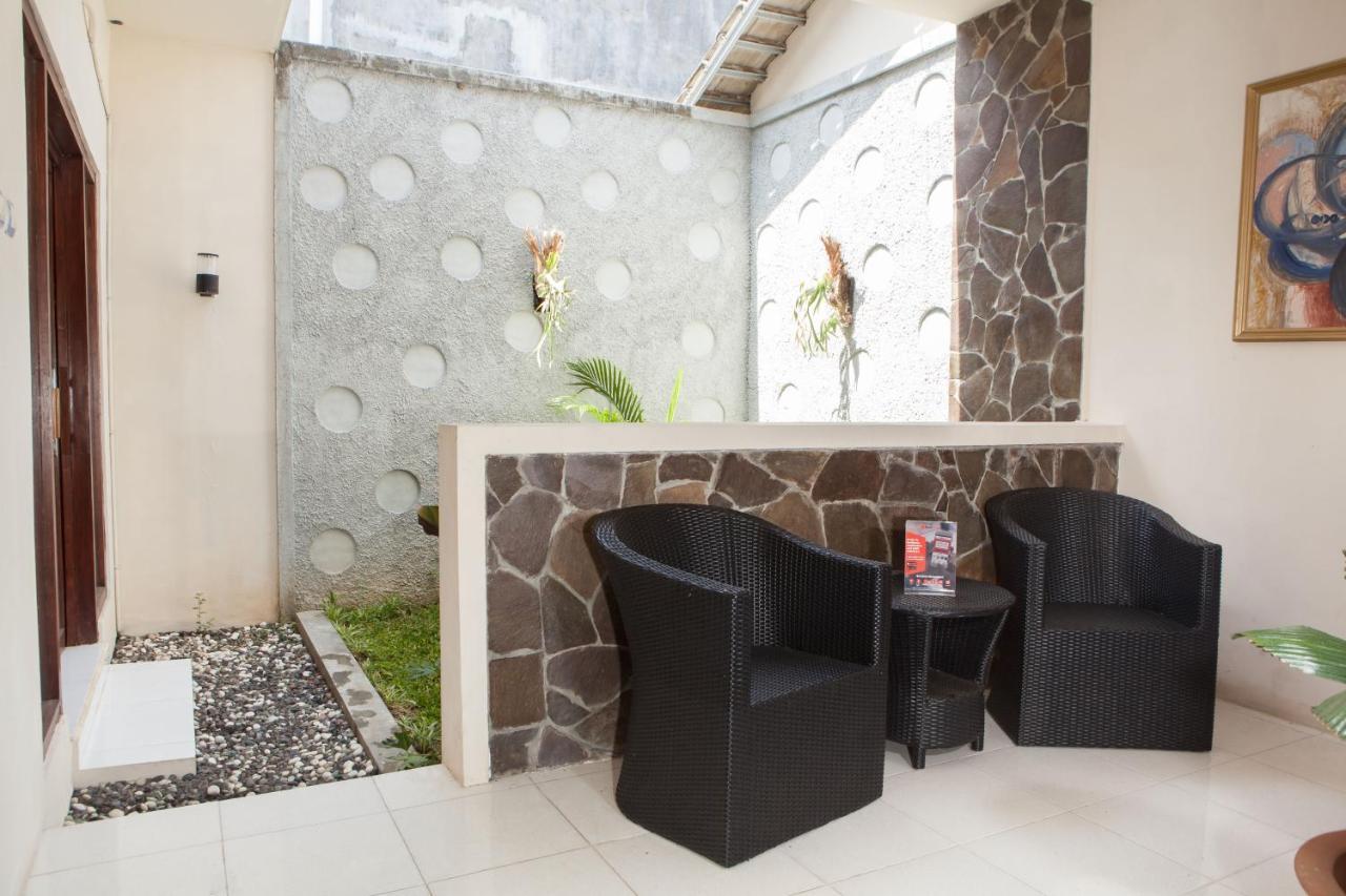 Reddoorz Plus Near Mall Roxy Banyuwangi Banyuwangi  Εξωτερικό φωτογραφία