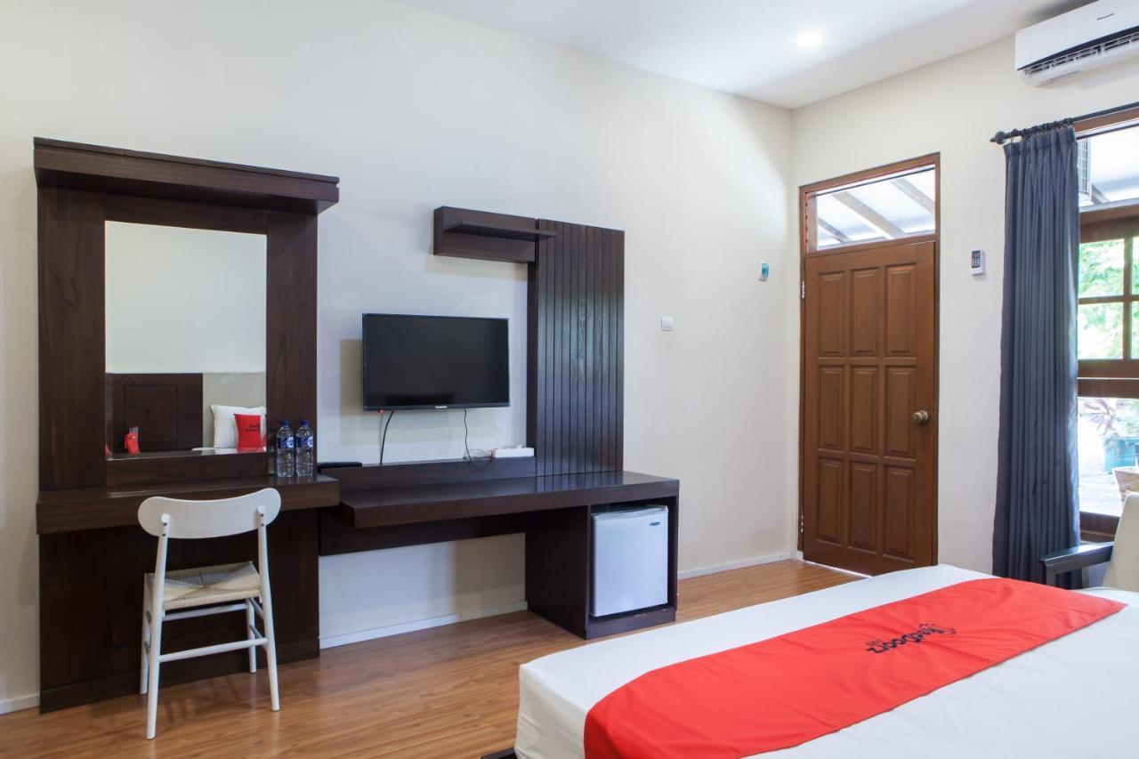 Reddoorz Plus Near Mall Roxy Banyuwangi Banyuwangi  Εξωτερικό φωτογραφία