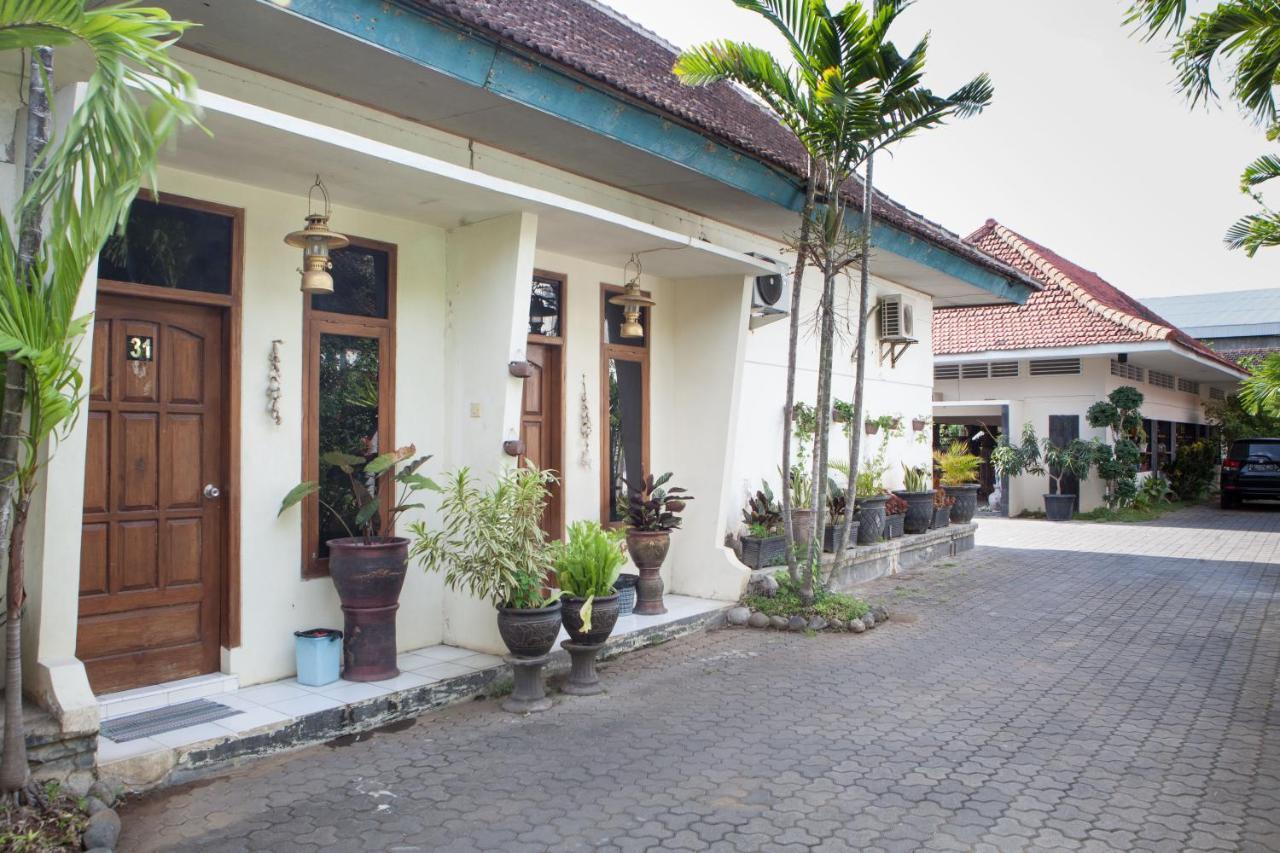 Reddoorz Plus Near Mall Roxy Banyuwangi Banyuwangi  Εξωτερικό φωτογραφία